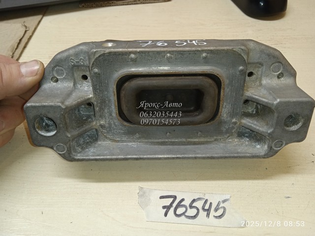 1091A211 Подушка (опора) двигателя правая передняя купить Запорожье