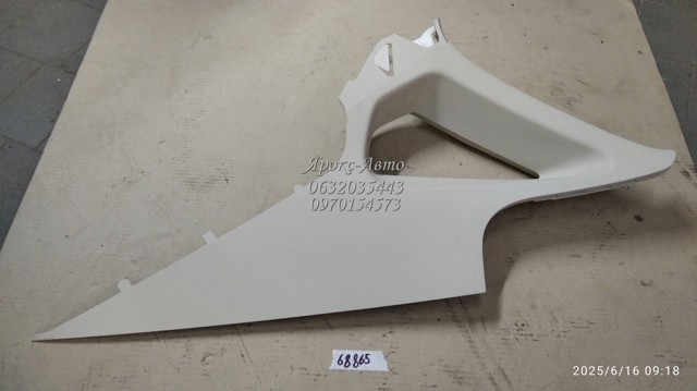 VAG 561867288C Обшивка стойки кузова внутренняя задняя правая в наличии Полтава
