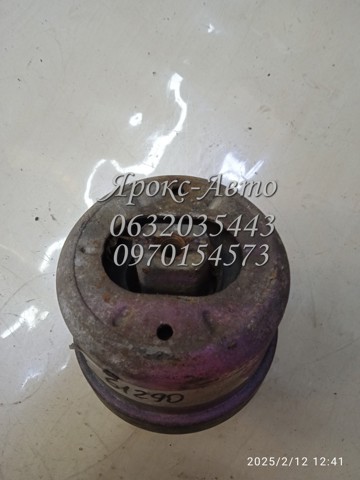 7D0199132C VAG Правая подушка двигателя купить в Каменское