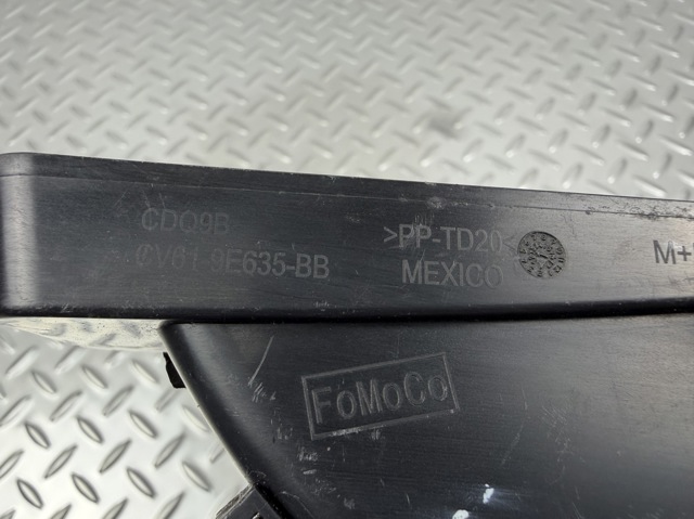 FORD CV619E635BB Воздухозаборник воздушного фильтра в наличии Киев