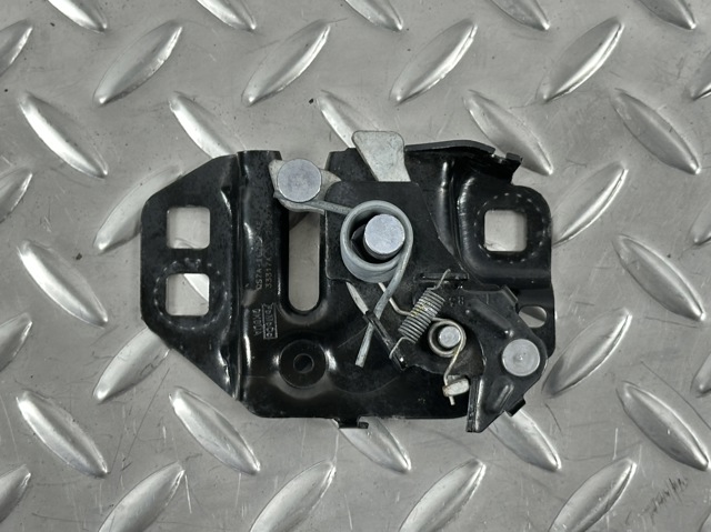 Замок капота, правый DS7A16700AE FORD