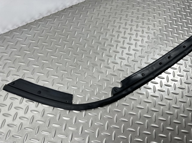 DS7Z16B990F FORD Уплотнитель капота купить в Винница