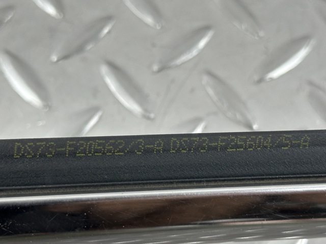 DS7Z5421453A Уплотнитель стекла передней левой двери купить Днепр