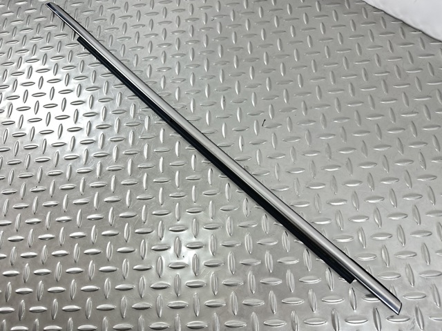 DS7Z5425860A FORD Уплотнитель стекла задней правой двери купить в Харьков