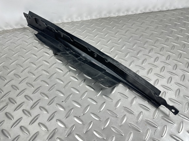 DS7Z5802038A FORD Уплотнитель крыла купить в Чернигов