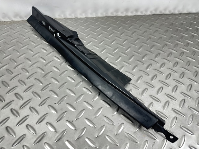 Уплотнитель крыла DS7Z5802038A FORD