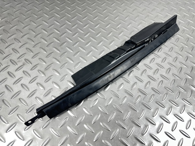 Уплотнитель арки крыла DS7Z5802039A FORD