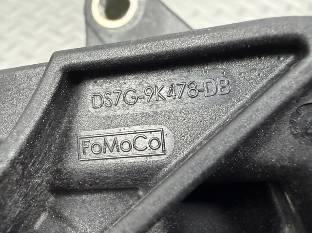 DS7Z8592F Корпус термостата купить Николаев