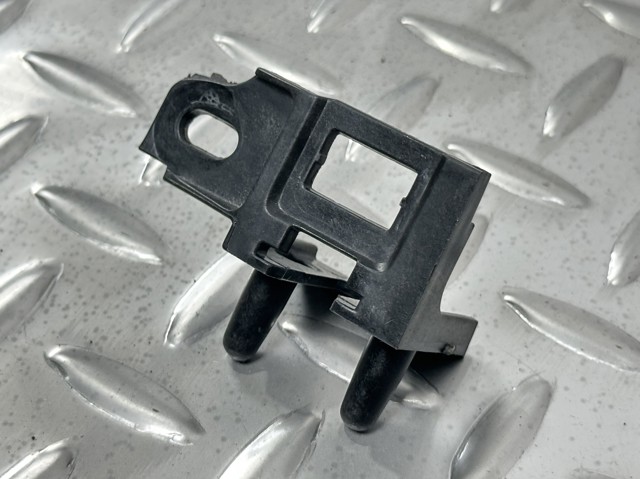 Буфер капота резиновый HS7316C618BA FORD