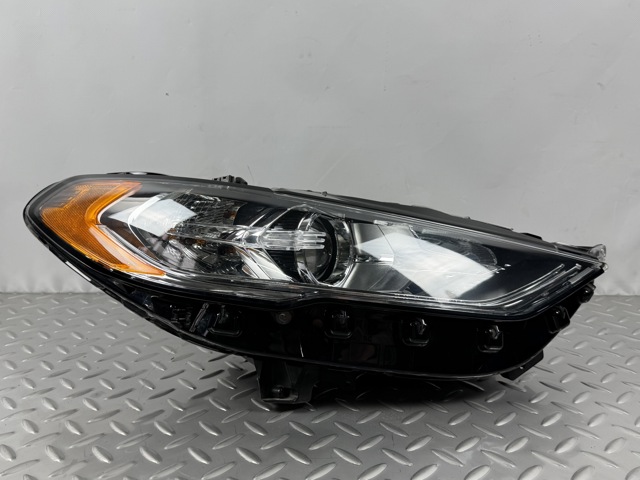 HS7Z13008D Правая фара купить Днепр