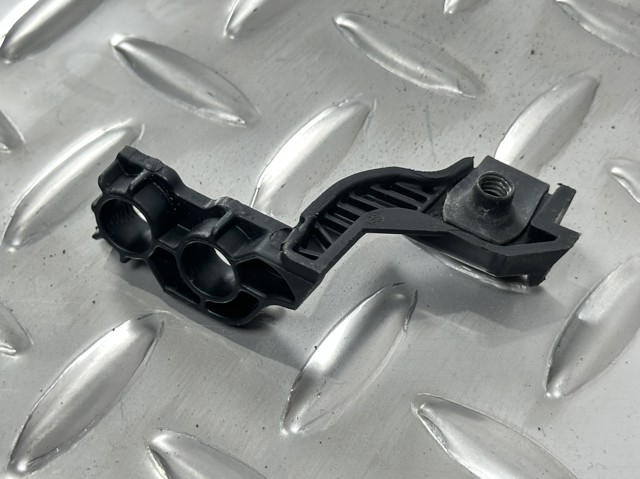 FORD HS7Z13A005B Кронштейн (адаптер) крепления фары передней левой в наличии Тернополь