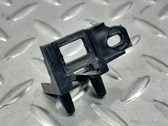 Отбойник капота HS7Z16758B FORD