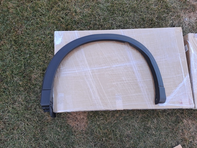Молдинг арки колеса заднего, левый KB7W51W60F MAZDA