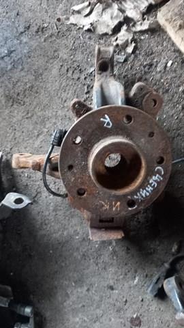 Кулак поворотный передний правый 400146027R RENAULT