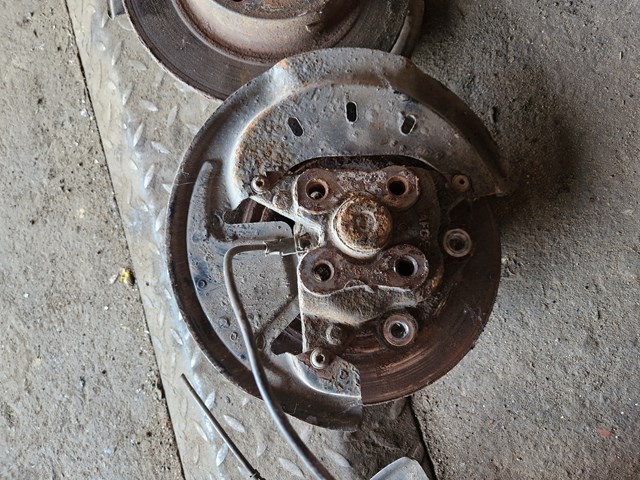 Кулак поворотный правый 430186431R RENAULT