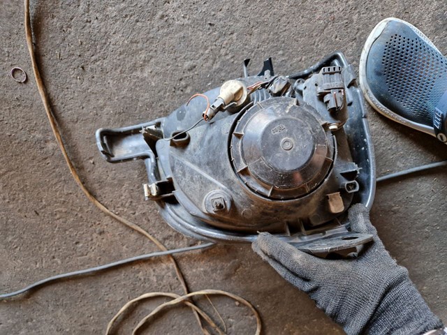 RENAULT 7701044039 Левая фара в наличии Тернополь