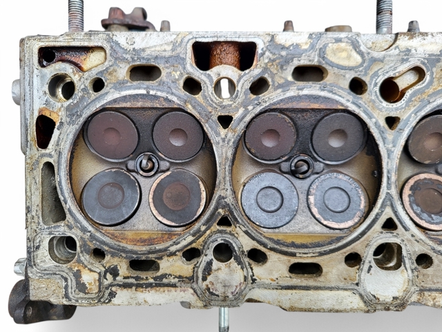 Головка двигателя 55355011 OPEL