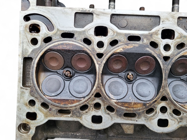 Головка блока в сборе c распредвалами 90400234 OPEL