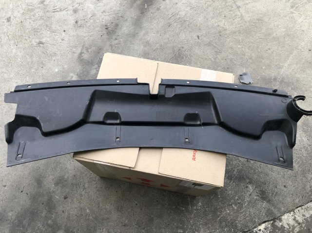 MERCEDES 4478850236 Кронштейн решетки радиатора в наличии Павлоград