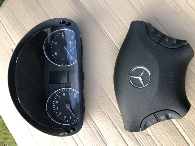 Щиток приборов 9064469621 MERCEDES