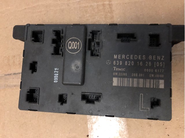 Блок комфорта передней двери A6398201626 MERCEDES