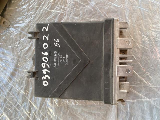 Компьютер двигателя Audi 80 B4