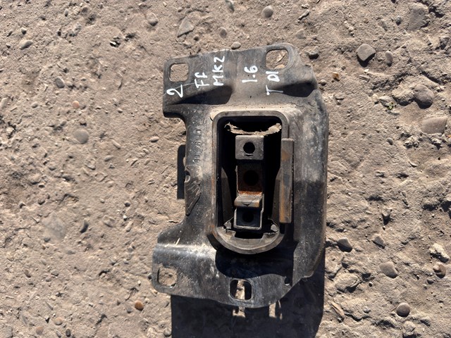 Левая подушка двигателя 3M517M121 FORD