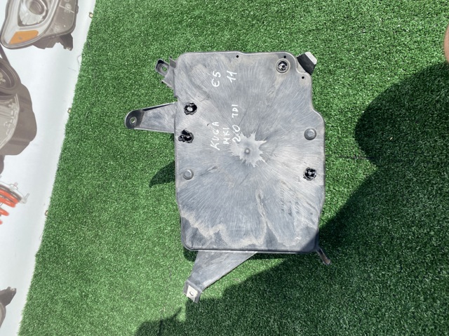 Крышка блока реле AV6112A532AC FORD