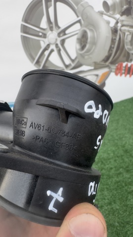 AV616C784AF FORD Патрубок дроссельной заслонки купить в Житомир