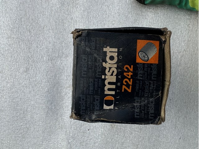Масляный фильтр двигателя Z242 MISFAT