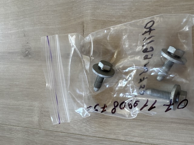 Болт переднего рычага, нижнего 07119908735 BMW