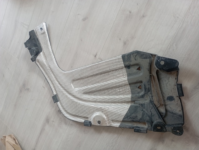Защита днища, задняя правая 51758091984 BMW