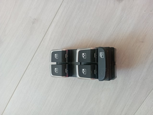 Кнопка включения мотора стеклоподъемника передняя левая 8V0959851G VAG