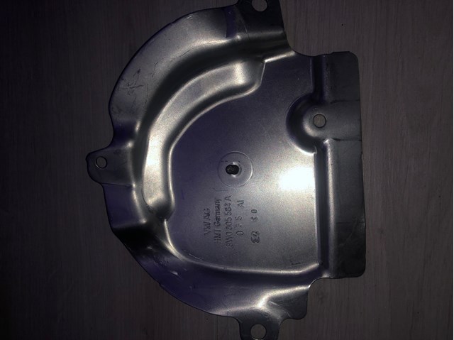 Лючок подкрылка переднего правого 8W0805584A VAG