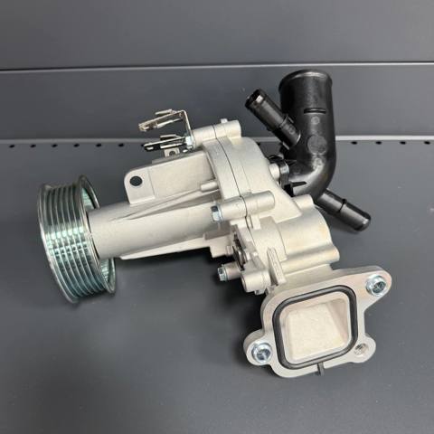 CHRYSLER 4893618AE Помпа водяная (насос) охлаждения в наличии Черновцы