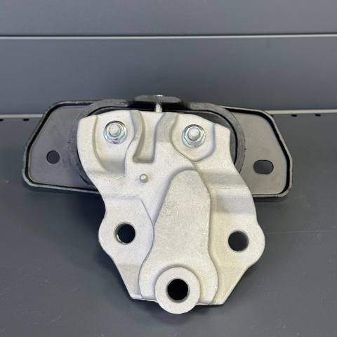 Подушка мотора правая 68054791AB CHRYSLER