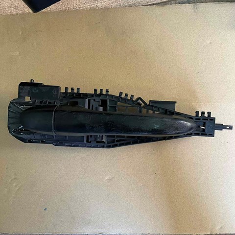 Держатель наружной ручки двери, задней левой 68084837 CHRYSLER