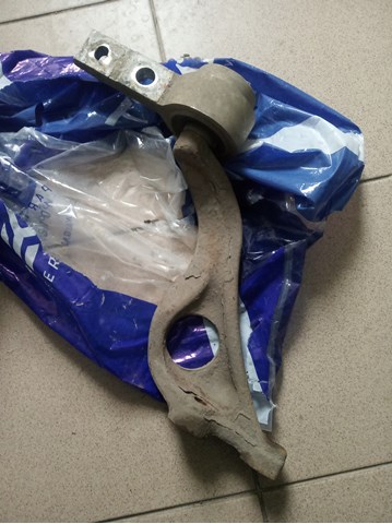 MAZDA GS1D34350L Рычаг передней подвески левый в наличии Украина