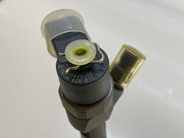 Форсунка дизельная в сборе 0445110094 BOSCH