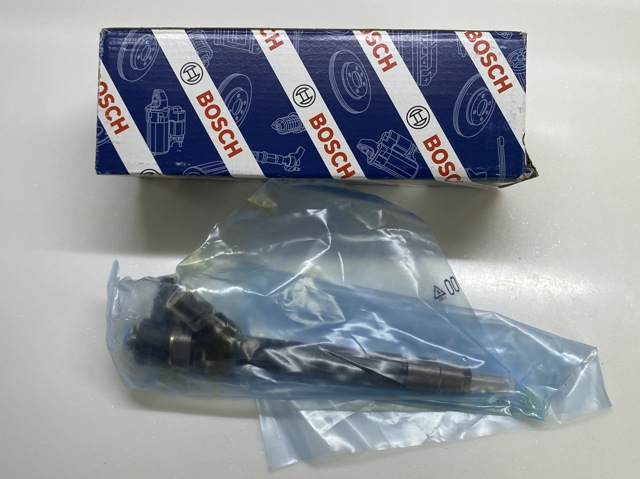 Форсунка впрыска топлива 0445110095 BOSCH