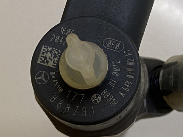 Клапанная форсунка 0445110177 BOSCH