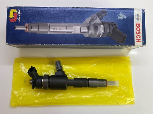 Форсунка дизельная в сборе 0445110339 BOSCH