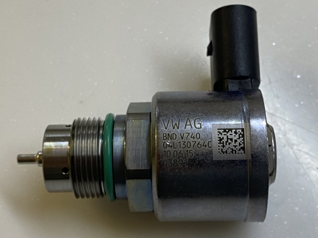 Регулятор давления топлива 04L130764C VAG