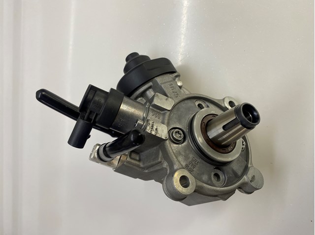 Насос топливный высокого давления 13518472282 BMW