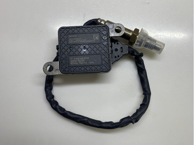 Датчик оксидов азота NOX, передний A0009053009 MERCEDES
