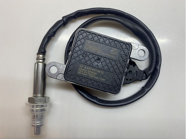 Датчик оксидов азота NOX, передний A0009059812 MERCEDES