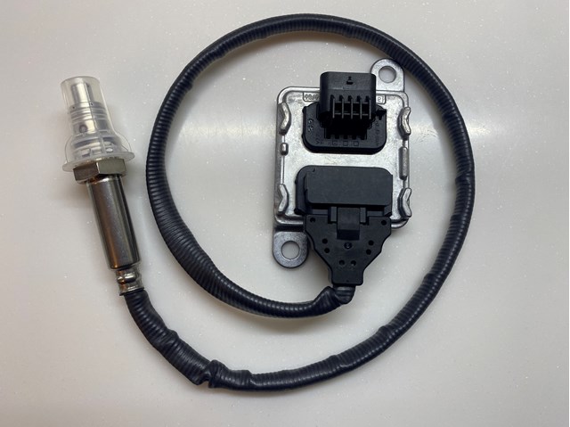 MERCEDES A0009059812 Датчик оксидов азота NOX передний в наличии Черновцы