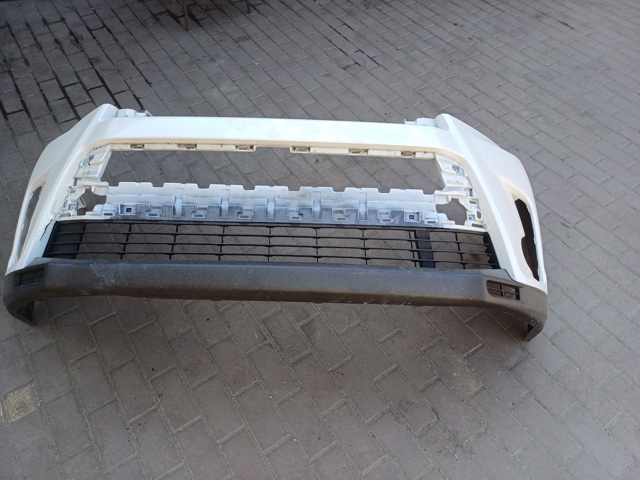 Передний бампер 521190E937 TOYOTA