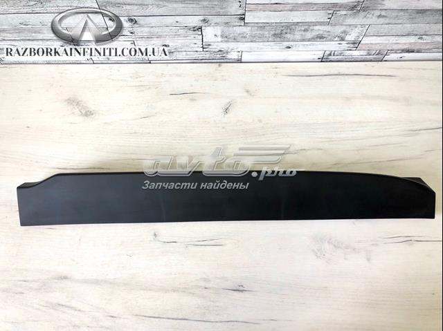 Молдинг двери задней правой 828769NB0A NISSAN