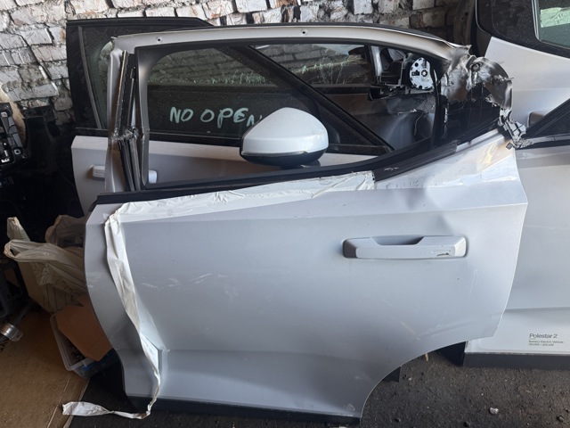 Дверь пассажирская задняя левая 32420164 VOLVO